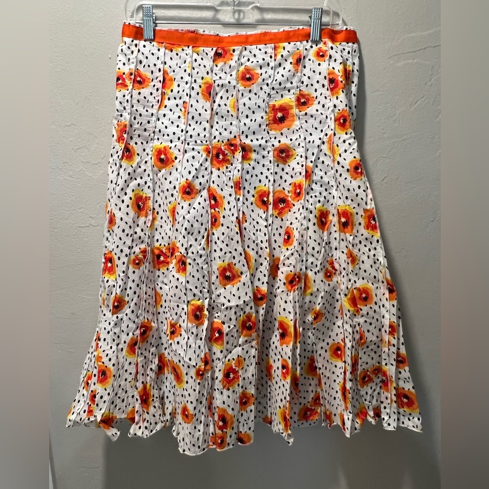 Medium Cute skirt Orange and yellow flower print! Love it!!! so stinkin cute 😘